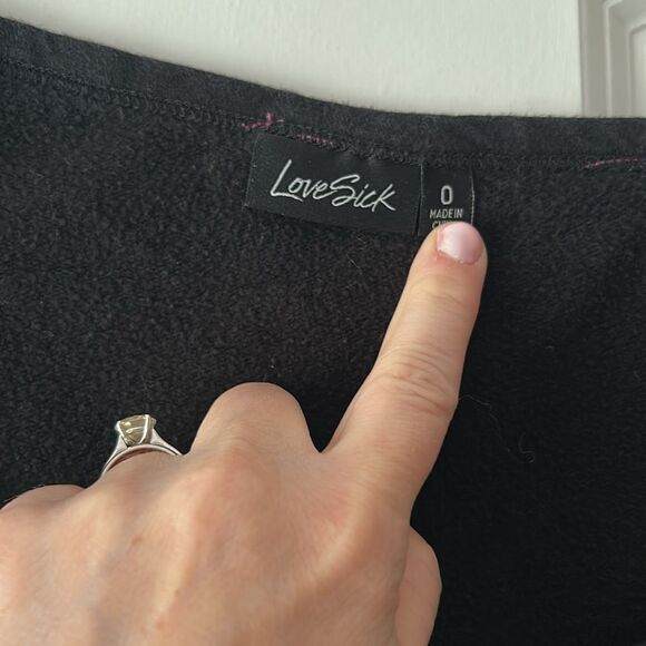 Torrid LOVESICK OFF-SHOULDER SWEATSHIRT Size Large - Picture 3 of 4